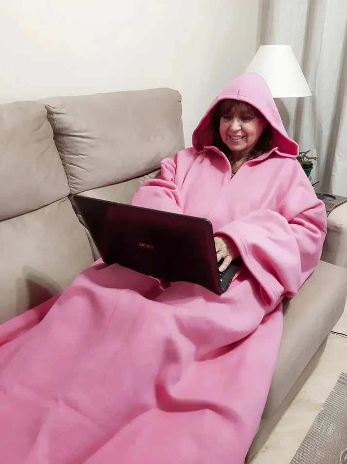 Fluffy Lined Hooded Blanket – Maximum Comfort Anytime!